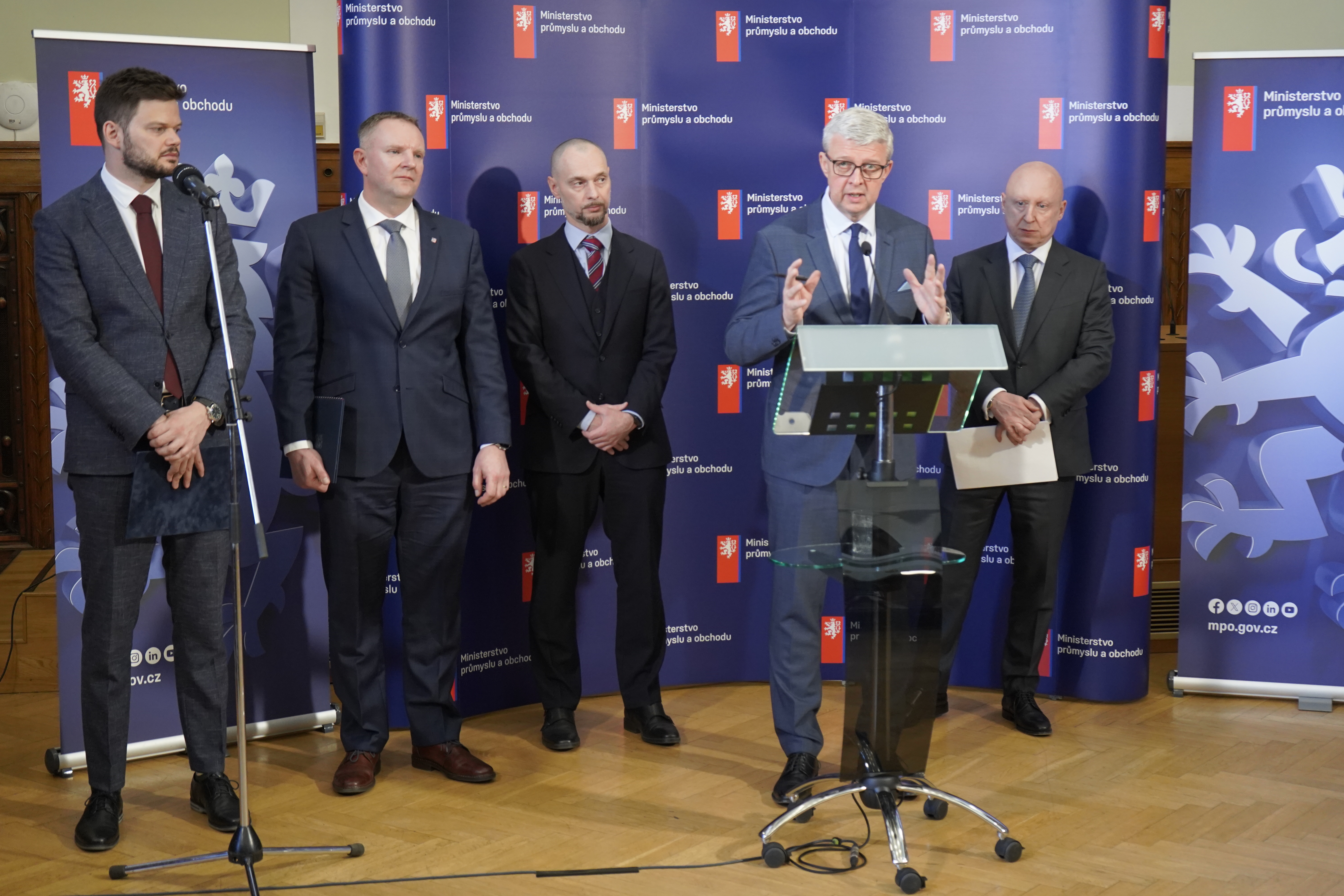 Budoucnost české energetiky: delší provoz stávajících Dukovan, nové jaderné i obnovitelné zdroje a plyn - náhledový obrázek