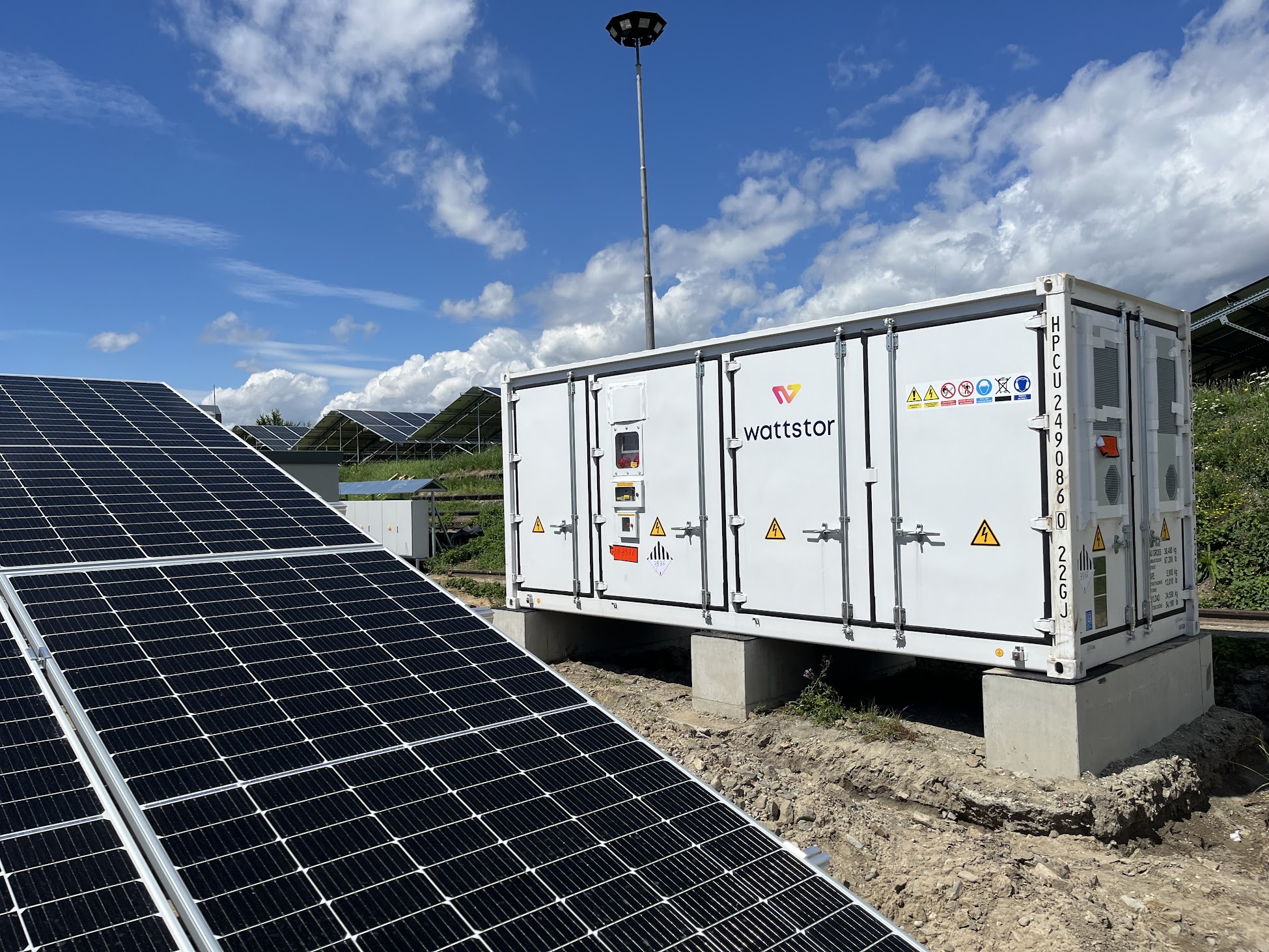 Bateriová úložiště: Přístav stability v dobách krize - náhledový obrázek