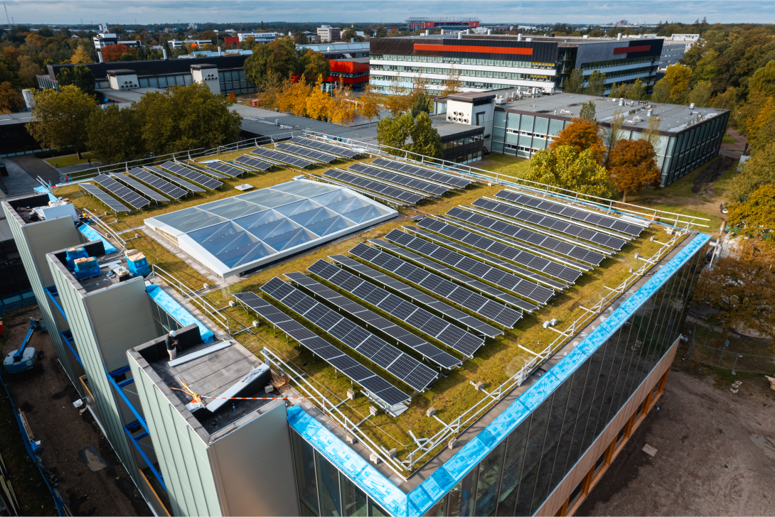 Biosolární střechy mění pohled na moderní energetiku - náhledový obrázek