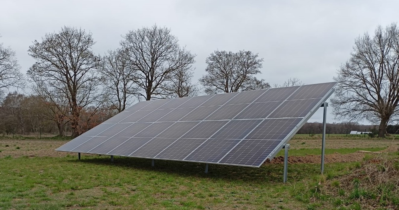 Nová éra domácí energetiky: Proč fixní ceny elektřiny přestávají dávat majitelům solárů smysl - náhledový obrázek