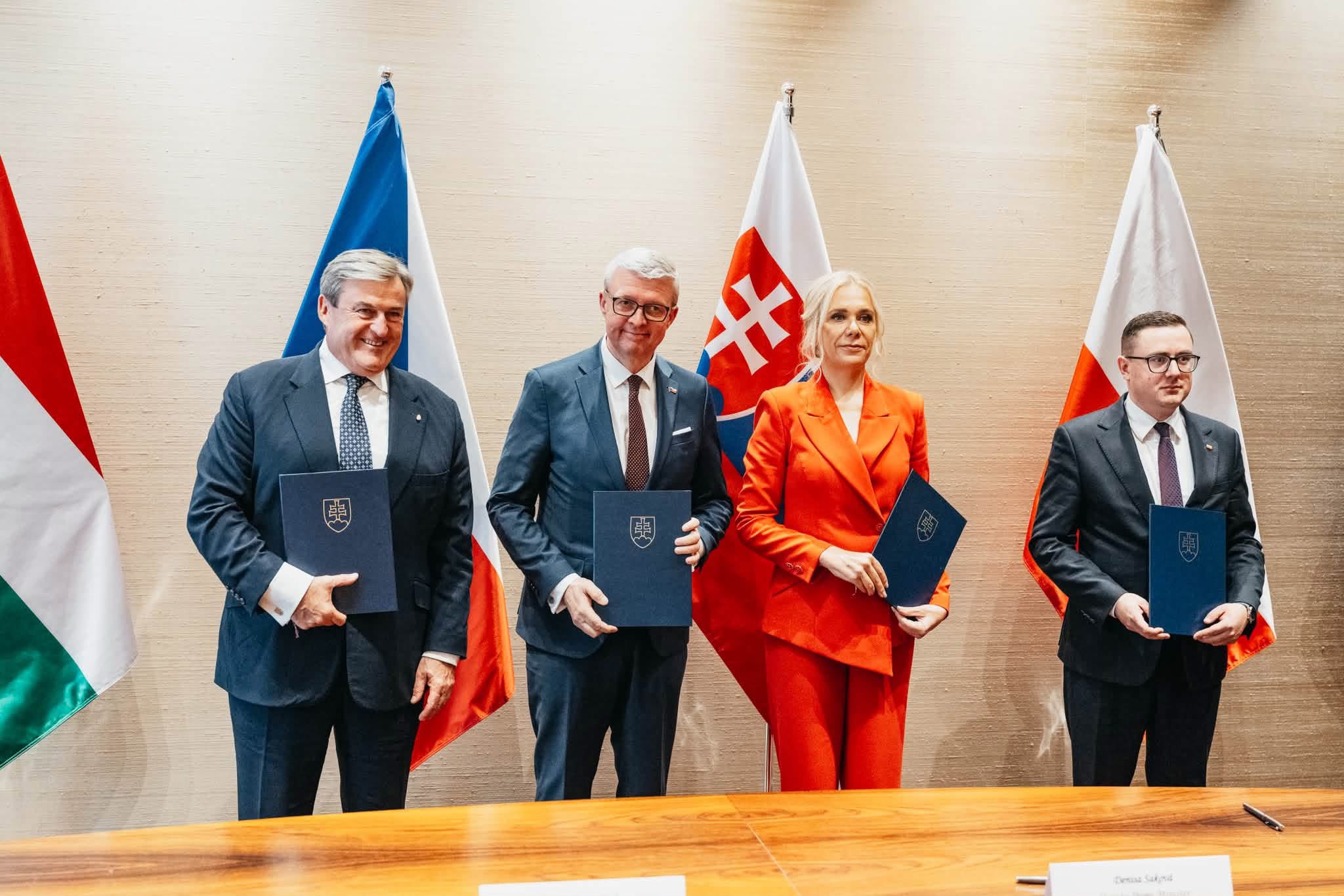 Ministr Havlíček jednal v Bratislavě s ministry V4 a eurokomisařem o cenách energií a energetické bezpečnosti - náhledový obrázek